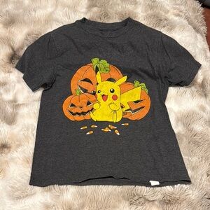 Gray Halloween shirt- Pikachu and Pumpkins